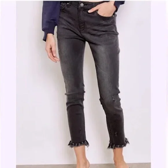 EVIDNT Los Angeles Hermosa Cropped Skinny Jeans Frayed Notched Hem Black NWT 24 - Picture 2 of 4